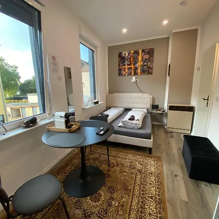 Koblenz - Renovierte Unterkunft am Rhein - eigenes Bad, Küche, Wifi, 1 OG * Koblenz (Rhineland-Palatinate)