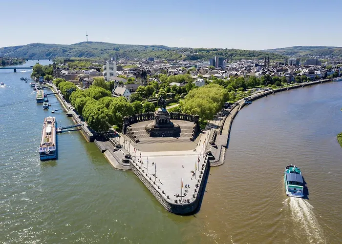 1 - Renovierte Am Rhein - Eigenes Bad, Kueche, Wifi Coblence